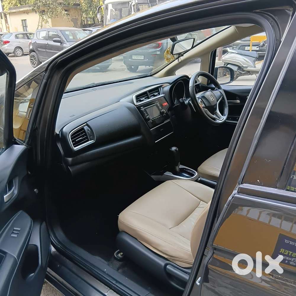 Honda Jazz V Automatic, 2015, Petrol