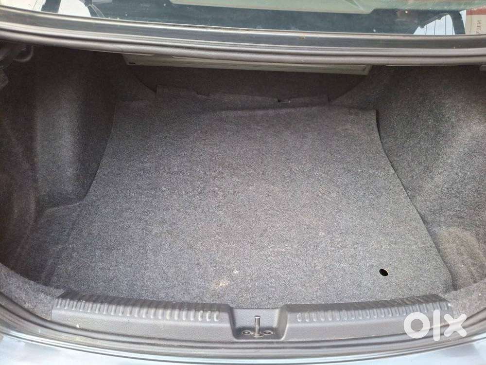 Volkswagen Vento 1.2 Tsi Comfortline At, 2016