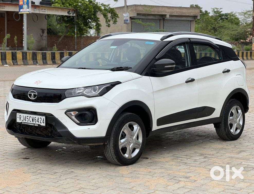 Tata Nexon 1.2 Revotron Xm Plus (s), 2023, Petrol