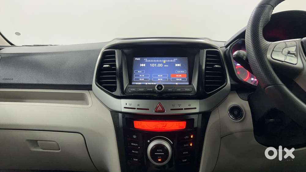 Mahindra Xuv300 1.2 W8 (o) Amt Petrol, 2023, Petrol