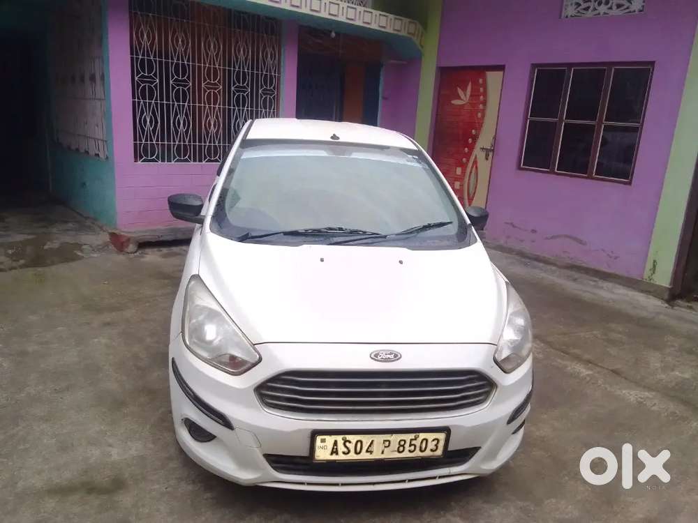 Ford Figo Petrol 2015