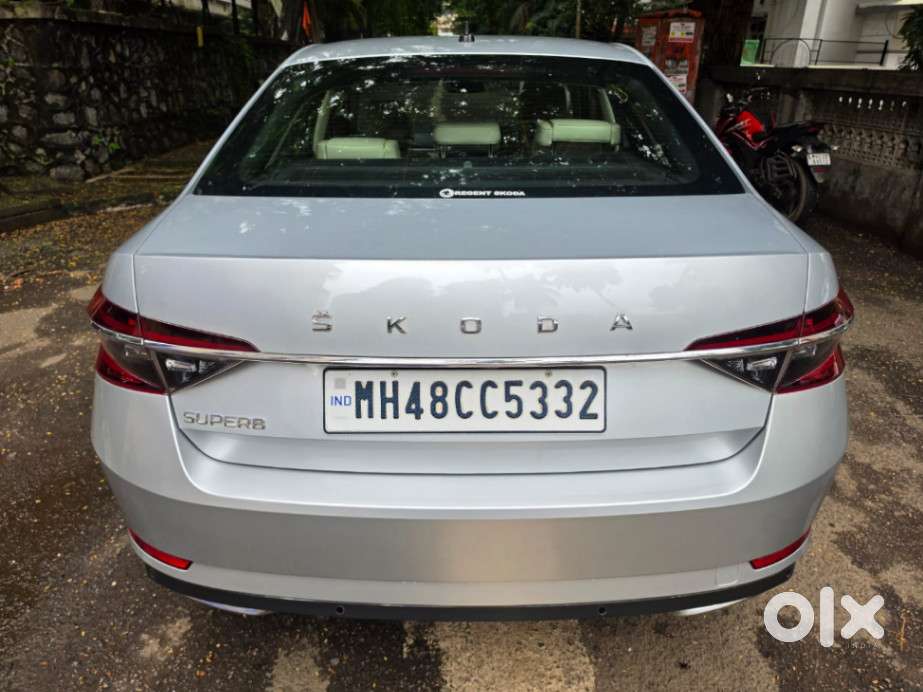 Skoda Superb 2.0 Tsi At L&k, 2022, Petrol