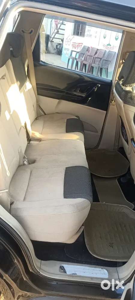 Mahindra Xuv500 2016 Diesel 32000 Km Driven