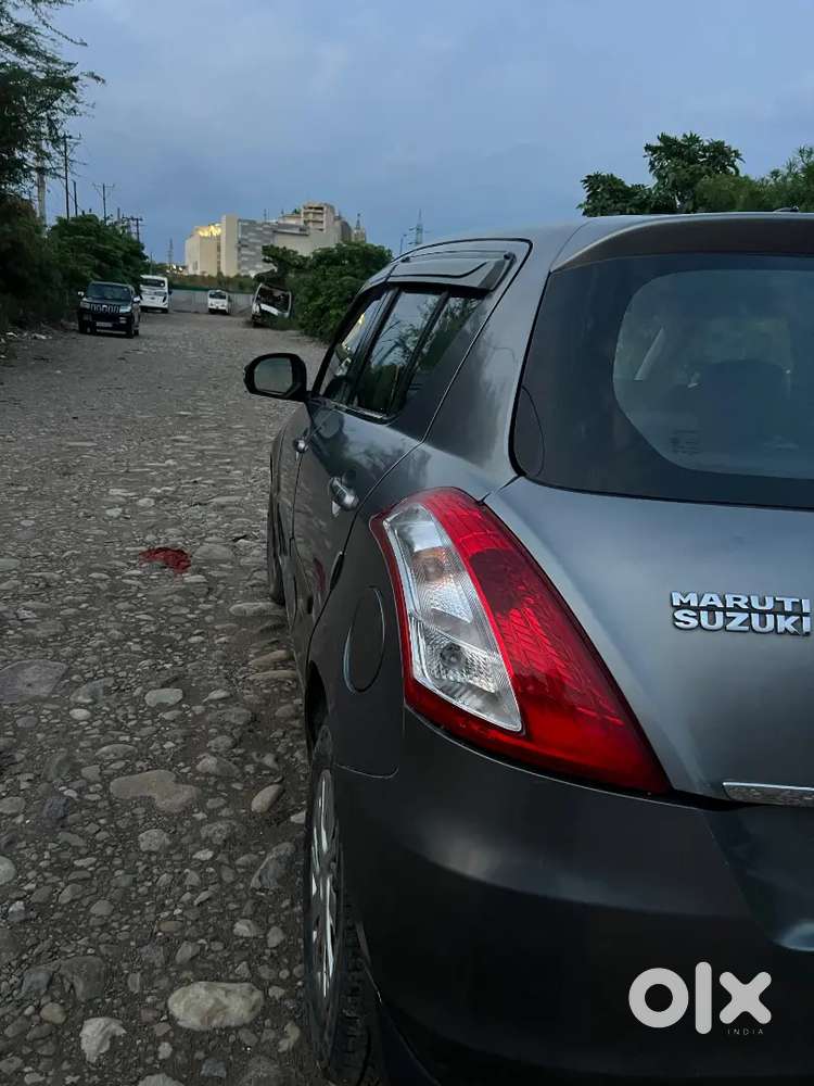 Maruti Suzuki Swift 2016 Petrol 90000 Km Driven