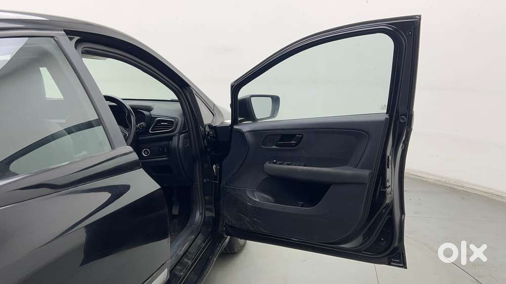 Tata Altroz 1.2 Xz Plus Dark Edition, 2022, Petrol