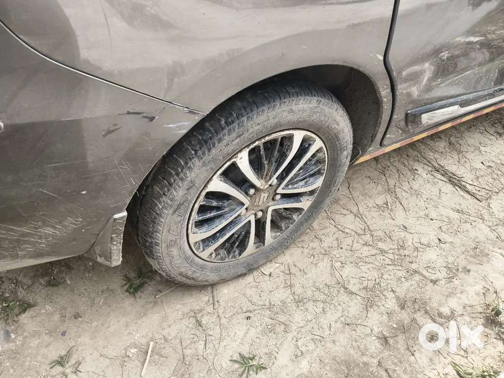 Maruti Suzuki Ertiga 2023 Petrol 132286 Km Driven