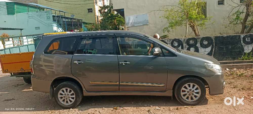 Toyota Innova 2012