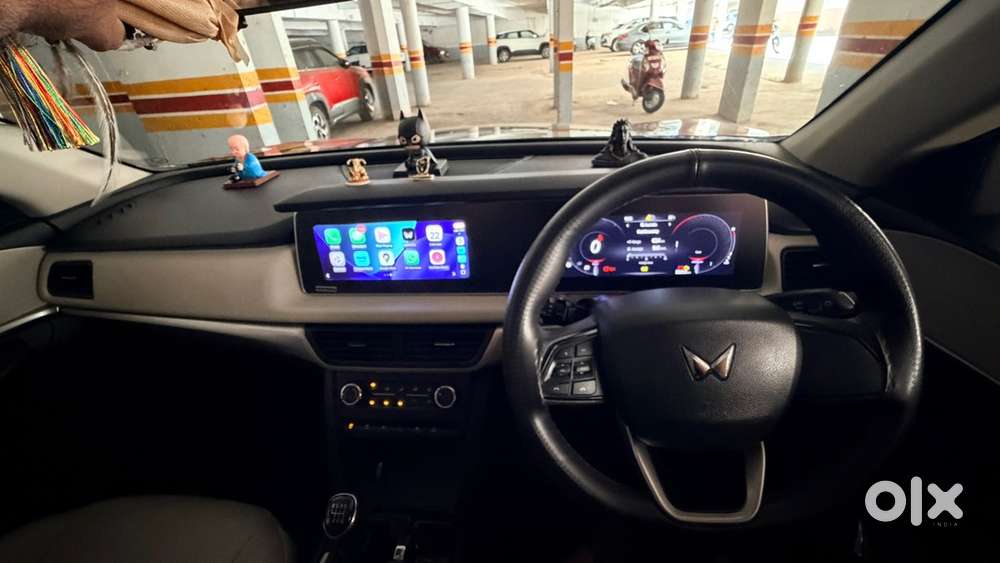 Xuv700 Petrol Mt In Excellent Condition