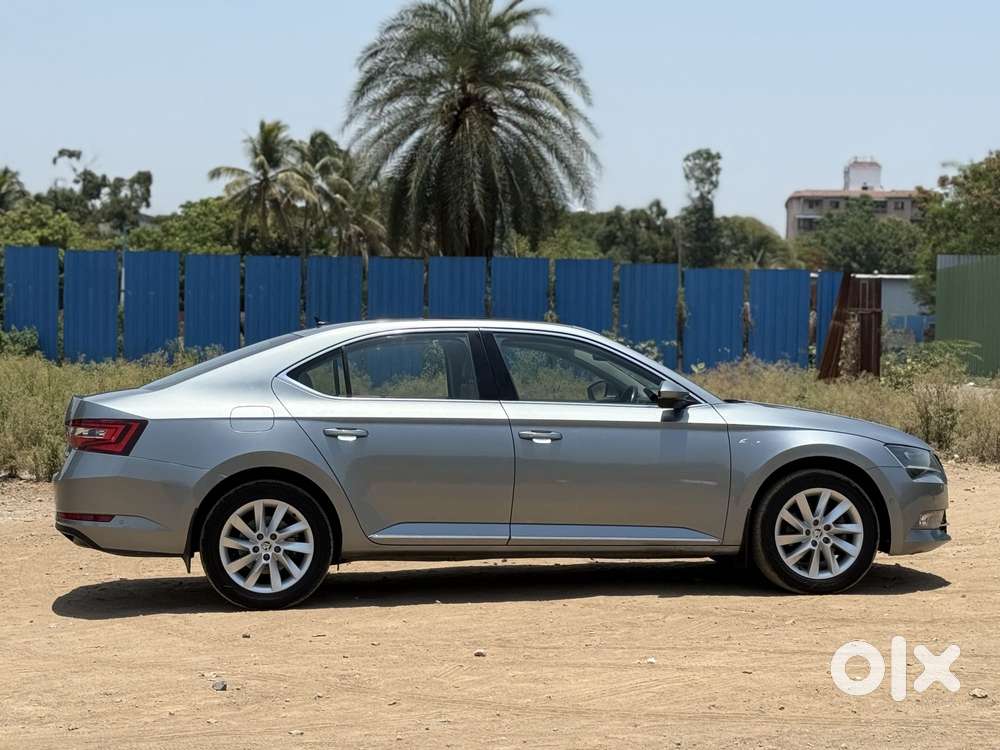 Skoda Superb L&k 1.8 Tsi At, 2020, Petrol