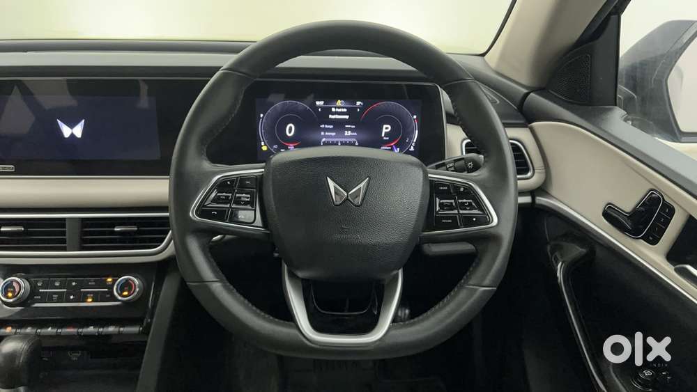 Mahindra Xuv700 2.0 Ax 7 Petrol At Str, 2021, Petrol