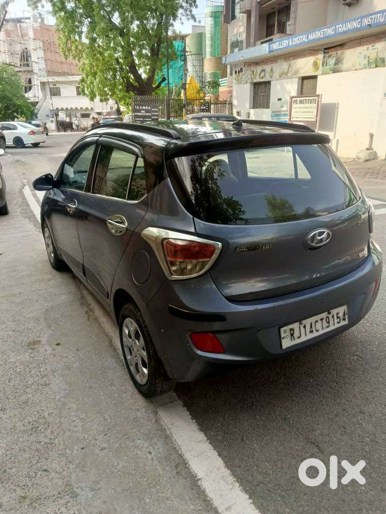 Hyundai Grand I10 Sportz, 2013, Petrol