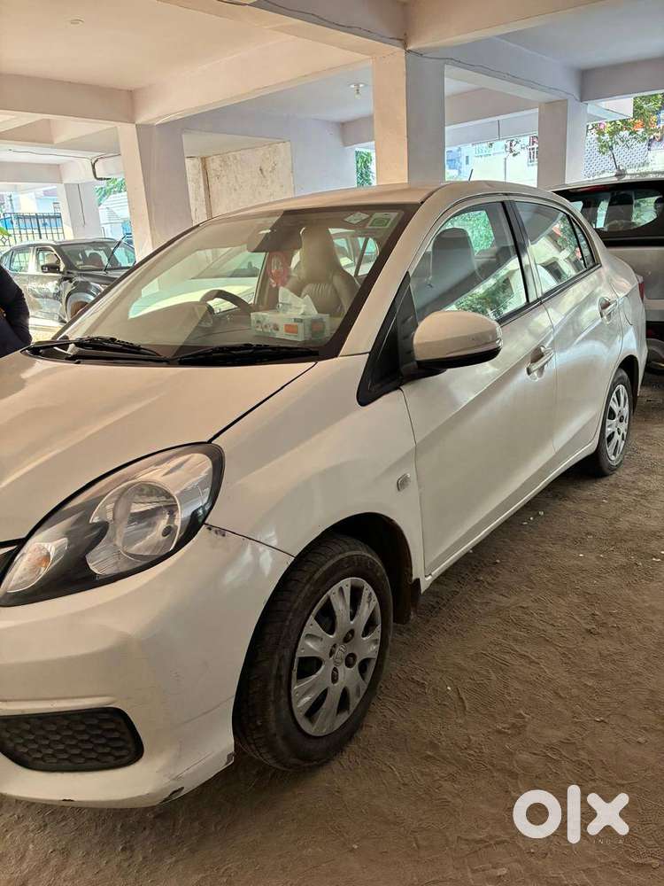 Well-maintained Honda Amaze (2017) Owned By A Retired Indian Air Force