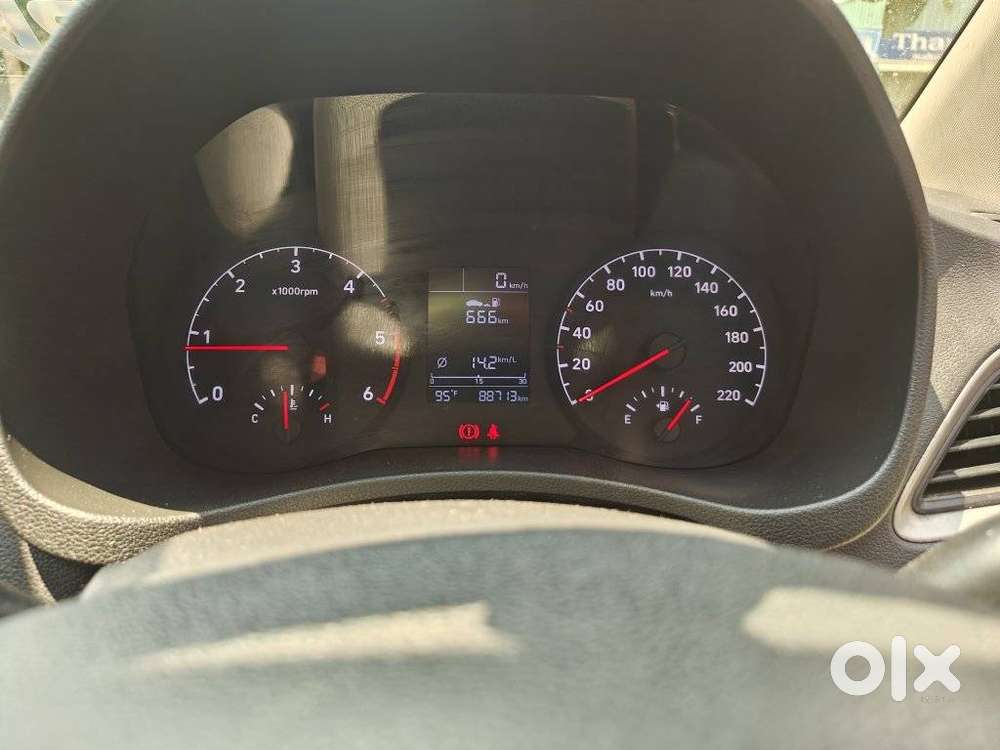 Skoda Slavia Style 1.0l Tsi Mt, 2022, Petrol