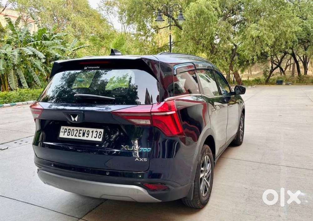 Mahindra Xuv700 2.0 Ax 5 Petrol Mt 7 Str, 2024, Petrol