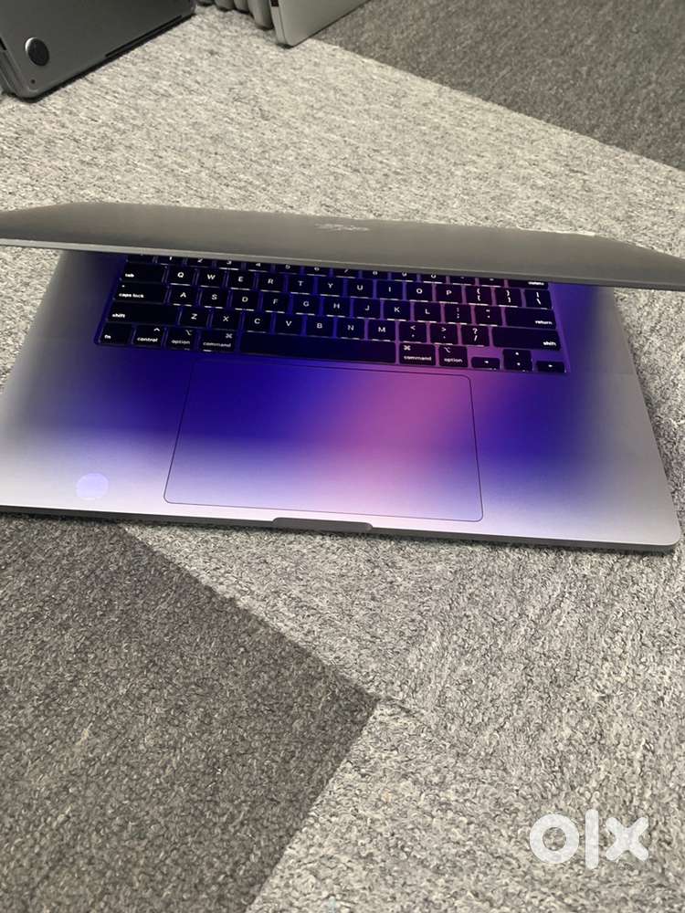 macbook pro/2019/16inch/i9 Core/32GB RAM/512GB SSD/Working Good