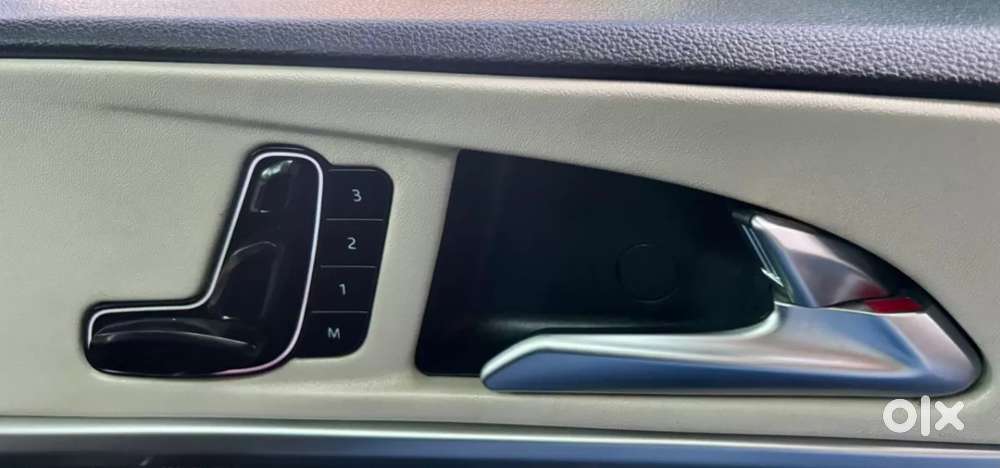 Mahindra Xuv700 2.2 Ax 7 Diesel At Luxury Pack Str, 2023, Diesel