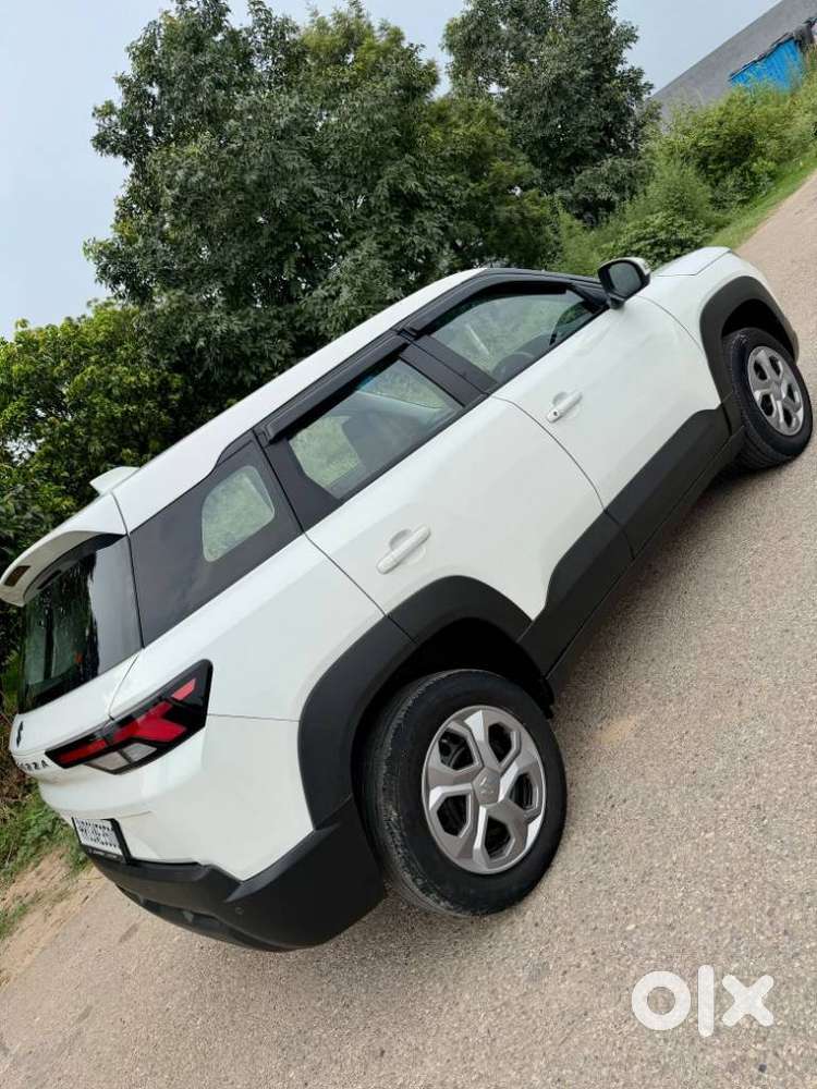 Maruti Suzuki Brezza 1.5 Vxi Smart Hybrid, 2025, Petrol