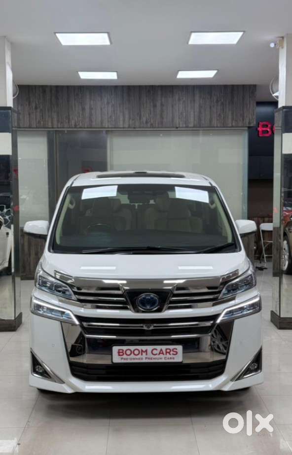 Toyota Vellfire 2.5 Hybrid, 2022, Petrol