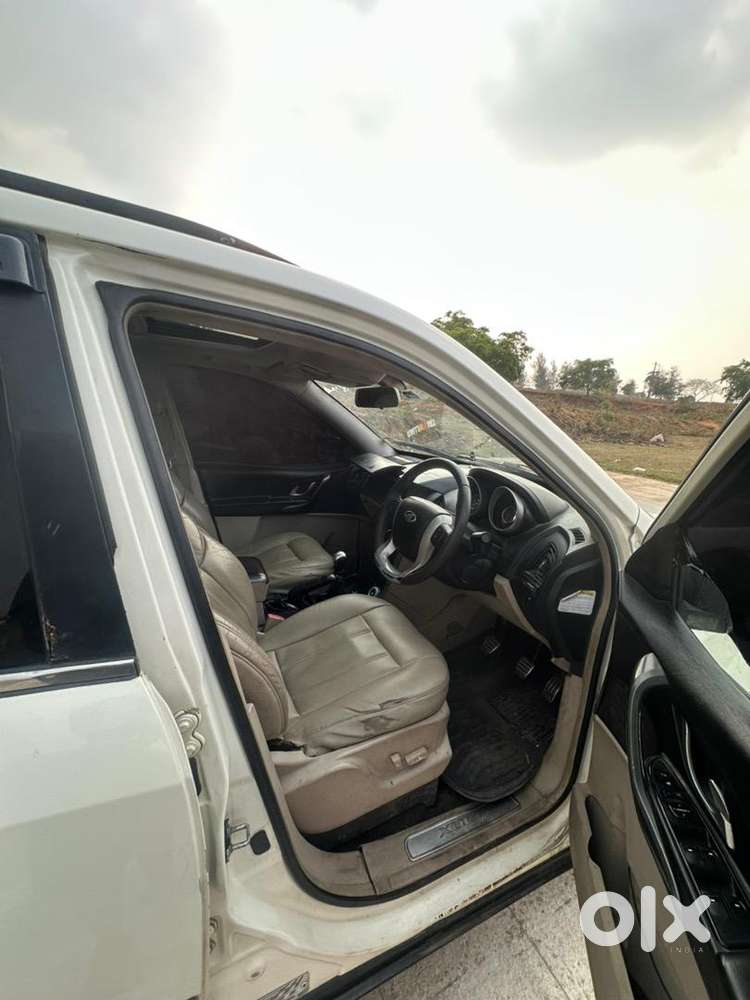 Mahindra Xuv500 2016 Diesel 110000 Km Driven