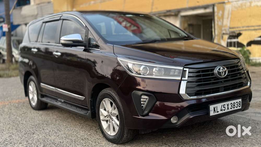 Toyota Innova Crysta 2.8 Zx At 7 Seater, 2017, Diesel
