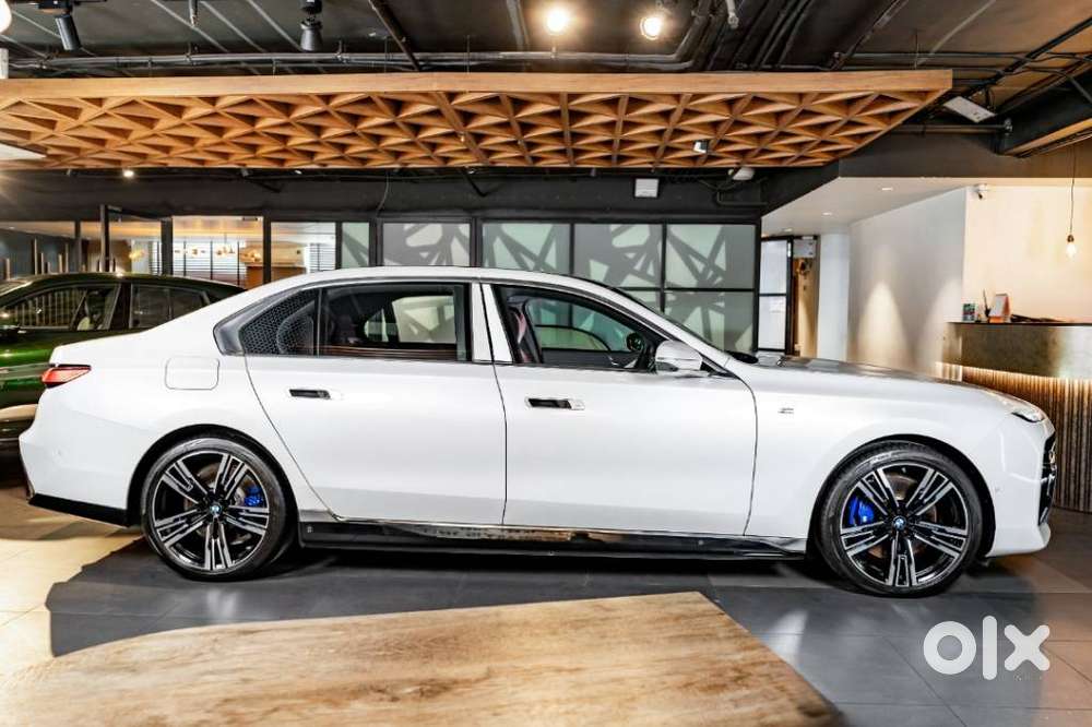 Bmw I7 Xdrive60, 2025, Electric