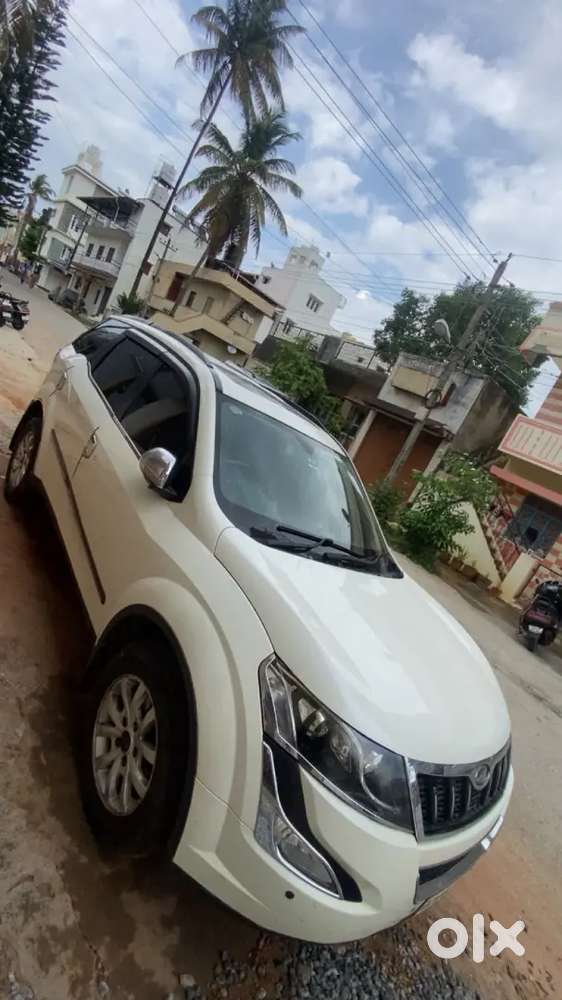 Xuv 500 W10 Top End 
Sunroof 
Button Start 
Good Condition 
If A