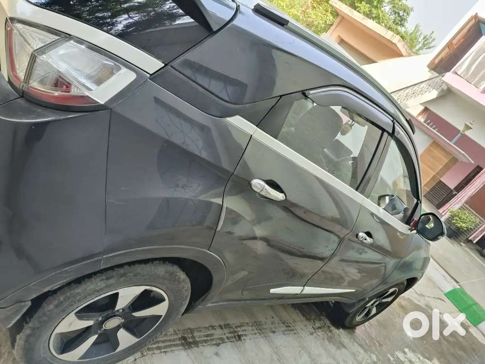 Tata Nexon 2017 Diesel 90000 Km Driven Well Maintained