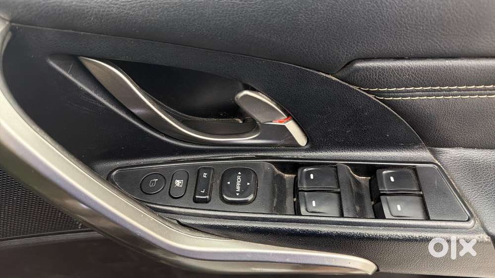 Mahindra Xuv500 W11 Option At Awd, 2018, Diesel