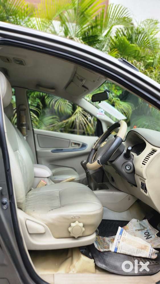 Toyota Innova 2.5 G4 Diesel 8-seater, 2011, Diesel