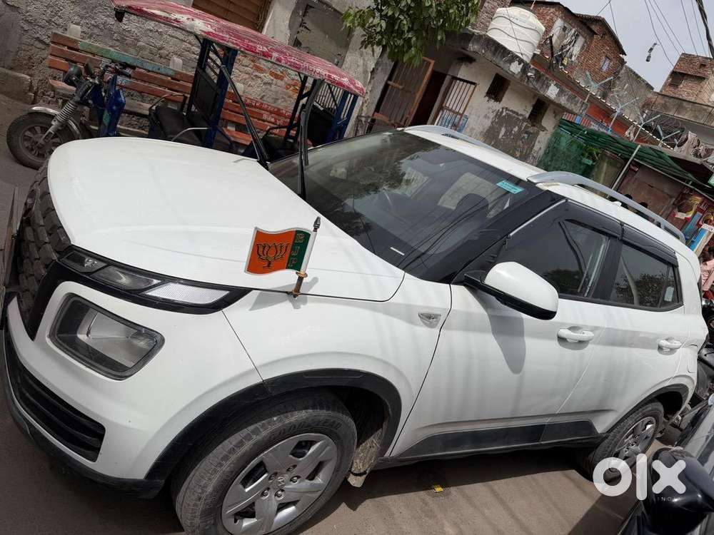 Hyundai Venue 2022 Petrol Well Maintained