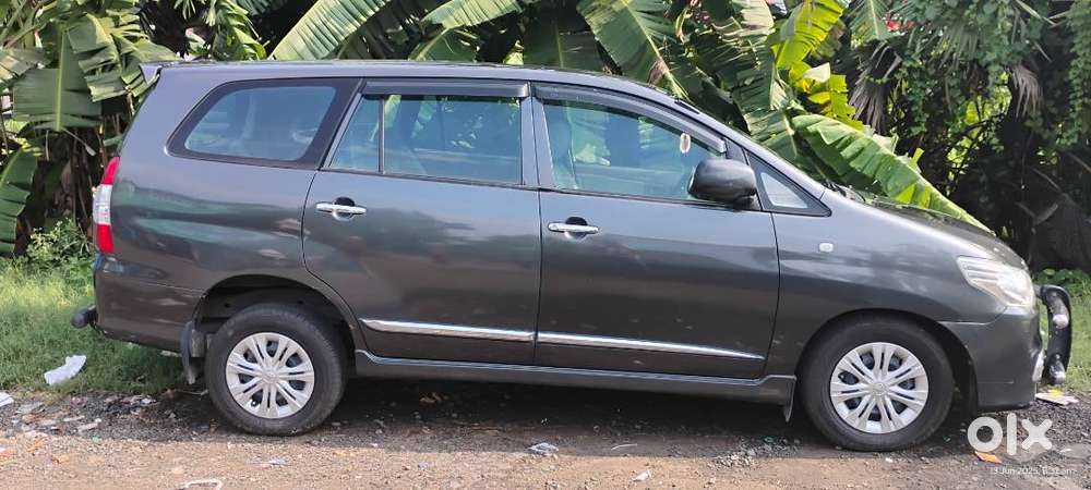 Toyota Innova Car