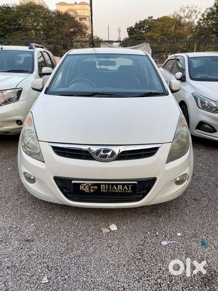Hyundai I20 Asta 1.4 Crdi With Avn 6 Speed, 2012, Diesel