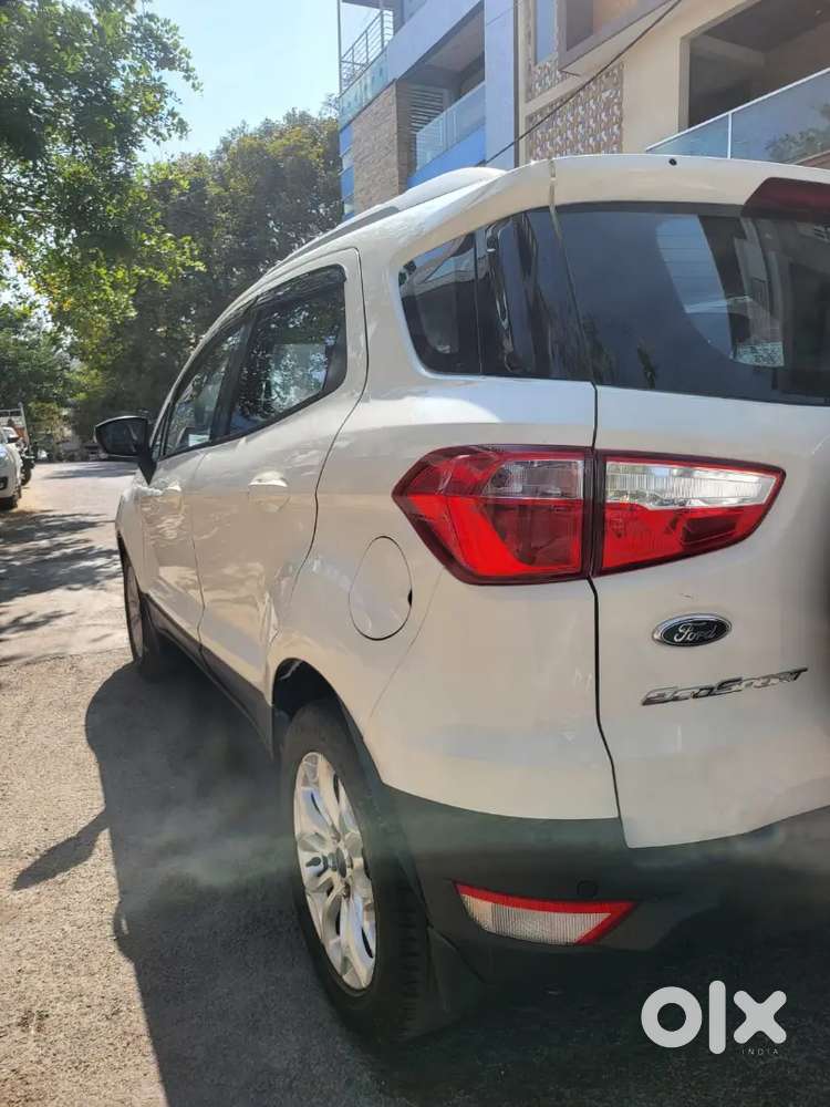 Ford Ecosport Titanium (cars 24 & Spinny Stay Away)