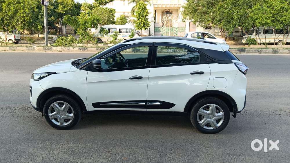 Tata Nexon 1.2 Revotron Xm (s), 2022, Petrol
