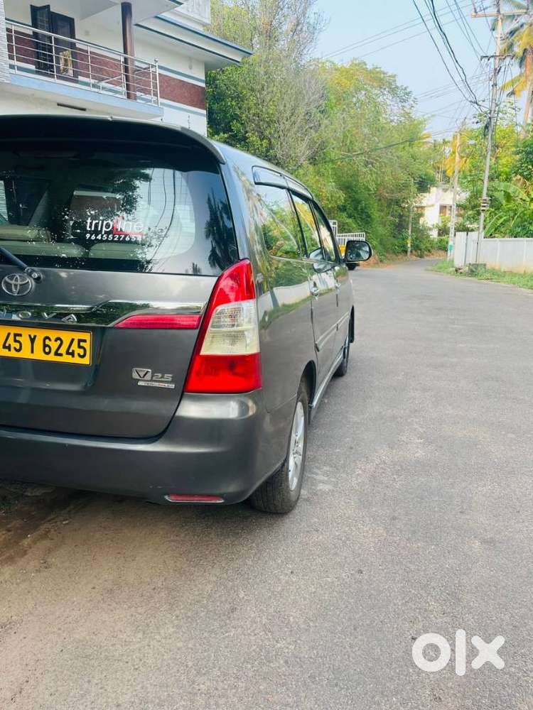 Toyota Innova 2.5 Vx 8 Seater Bs Iv, 2012, Diesel