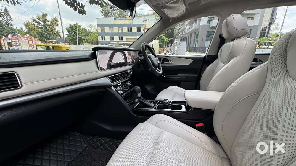 Mahindra Xuv700 2.2 Ax 7 Diesel At Str, 2024, Diesel