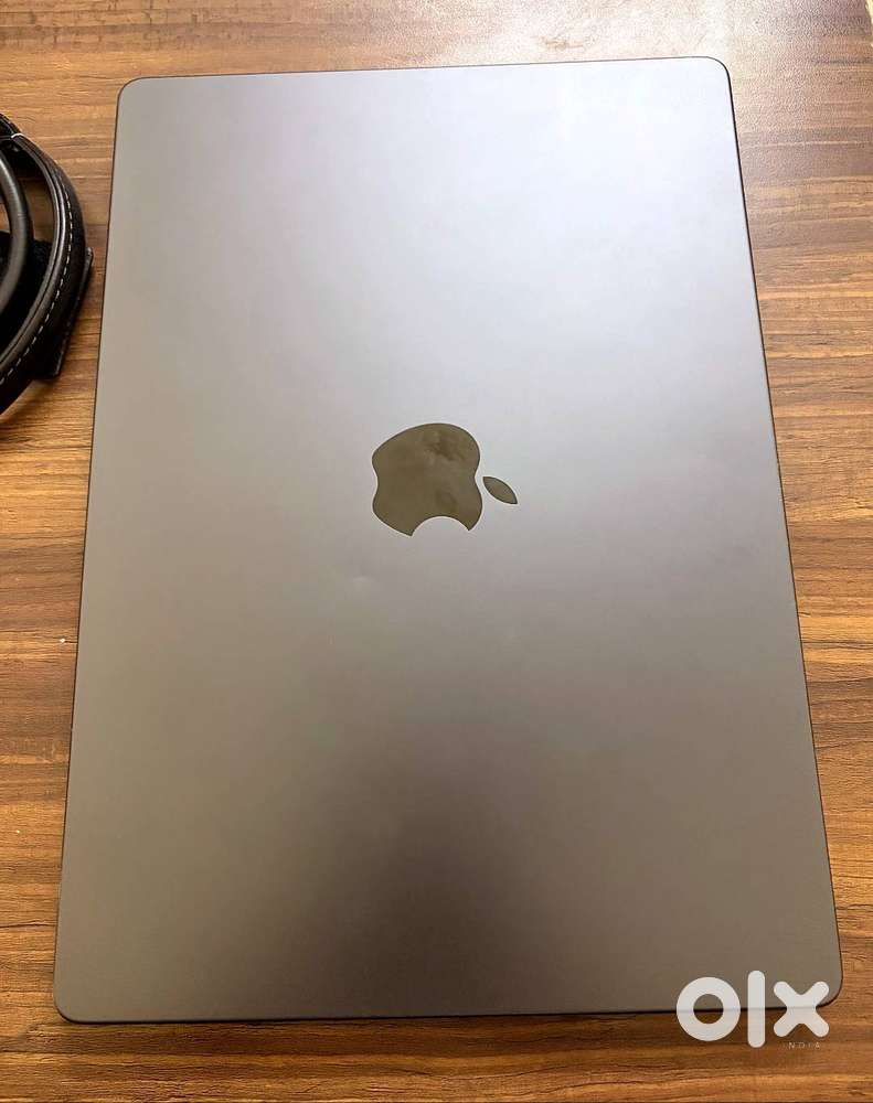 MacBook Pro 14 M4 Chip (2024) - 16GB RAM / 512GB SSD - Base Model