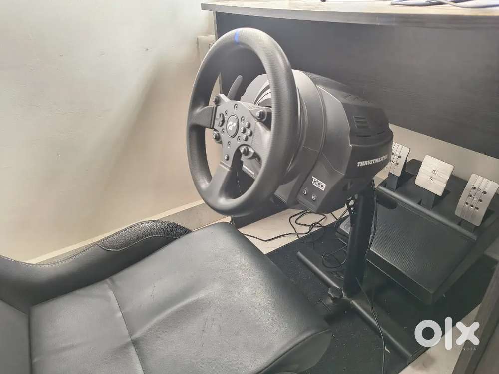 Sim racing setup with Thrustmaster Wheel and Cockpit PS5/PS4/PC - Games ...