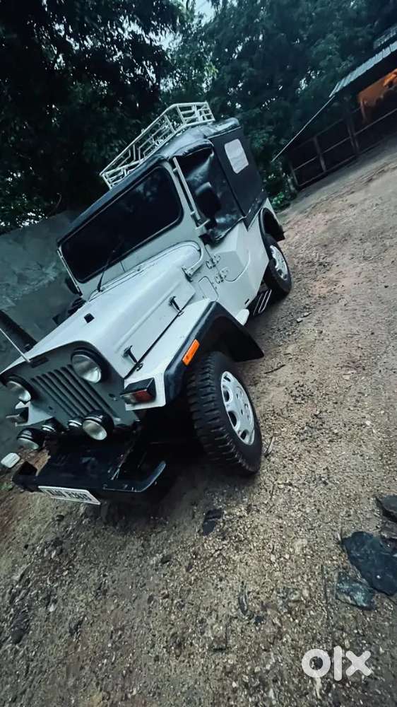 Good Condition Mahindra Jeep .new Test New Insurance