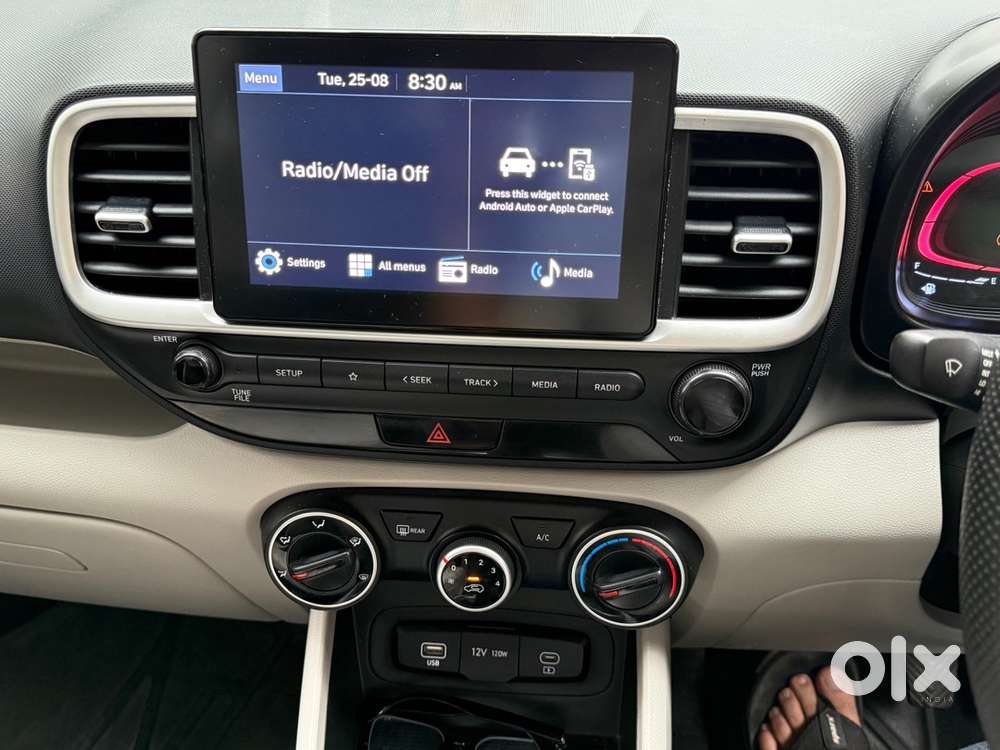Hyundai Venue Petrol Manual 2023