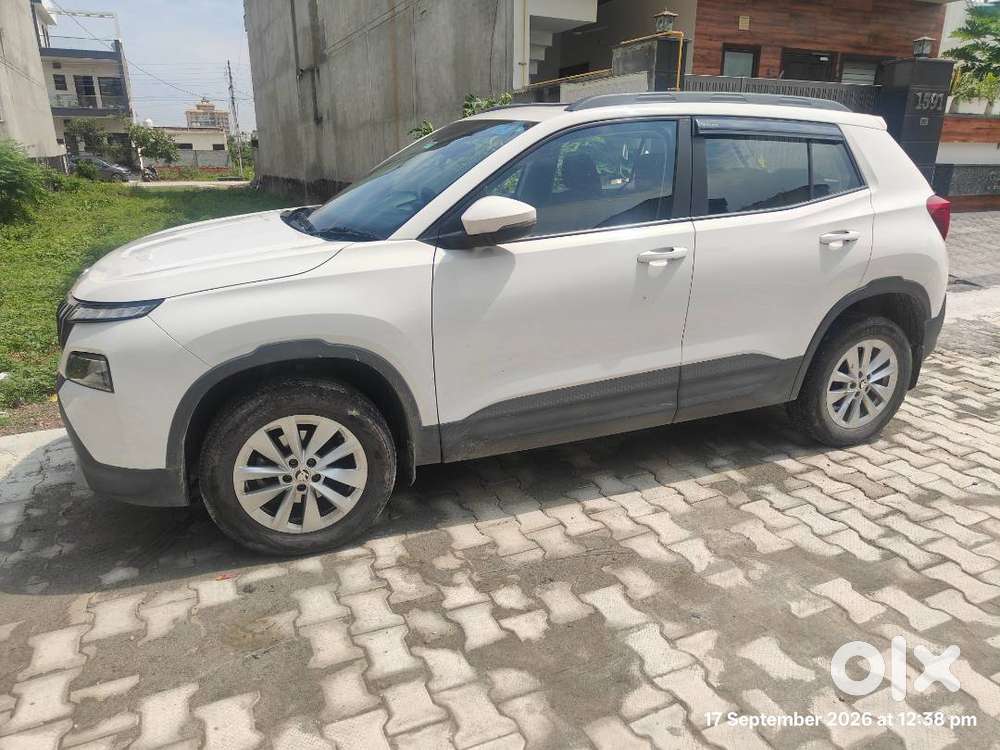 Skoda Kylaq Signature Petrol 2026