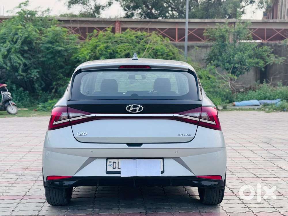 Hyundai I20 Sportz 1.2 Ivt, 2023, Petrol