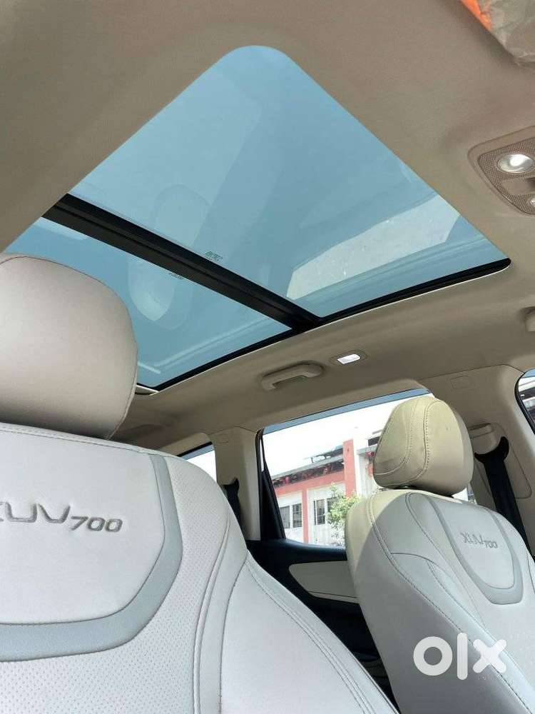 Mahindra Xuv700 Ax 5 Petrol Mt Str (e), 2022, Petrol