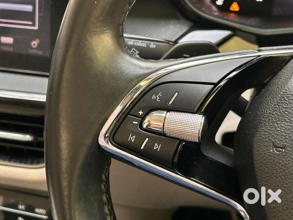 Skoda Slavia 1.0 Tsi Style At, 2023, Petrol