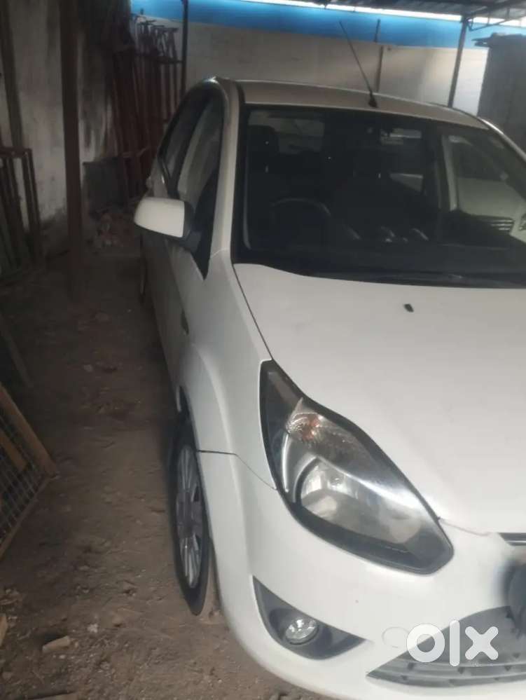 2013 Ford Figo Titanium Diesel