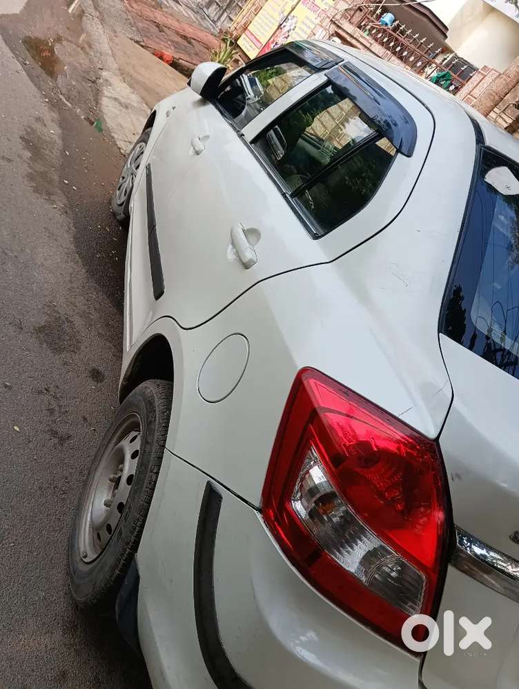 Maruti Suzuki Dzire 2015 Lxi, Cng