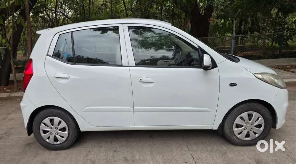 Hyundai I10 Sportz 2011 Petrol Manual I Am Urgent Selling