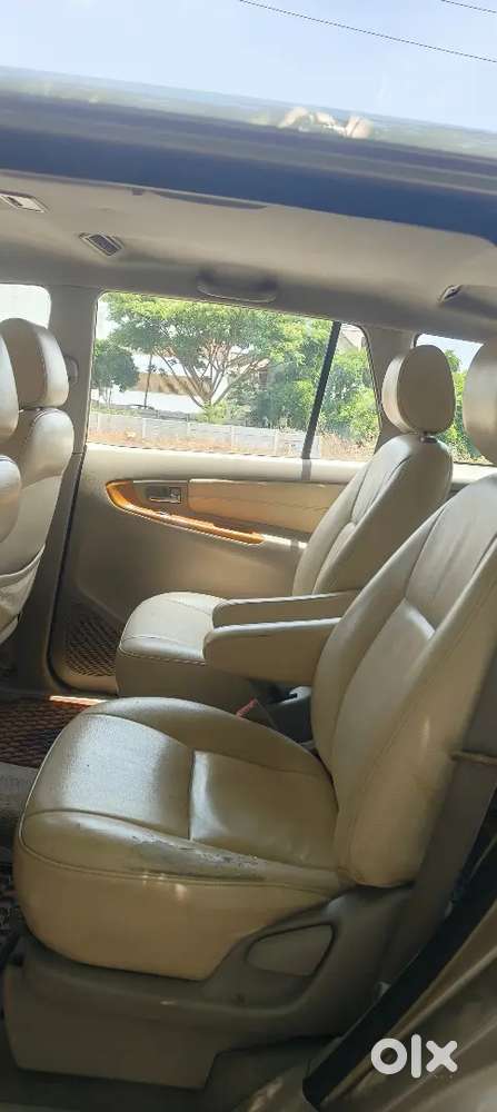 Toyota Innova 2010