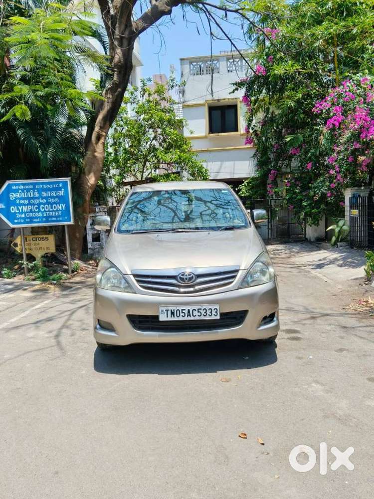 Toyota Innova 2004-2011 2.5 V Diesel 8-seater, 2010, Diesel