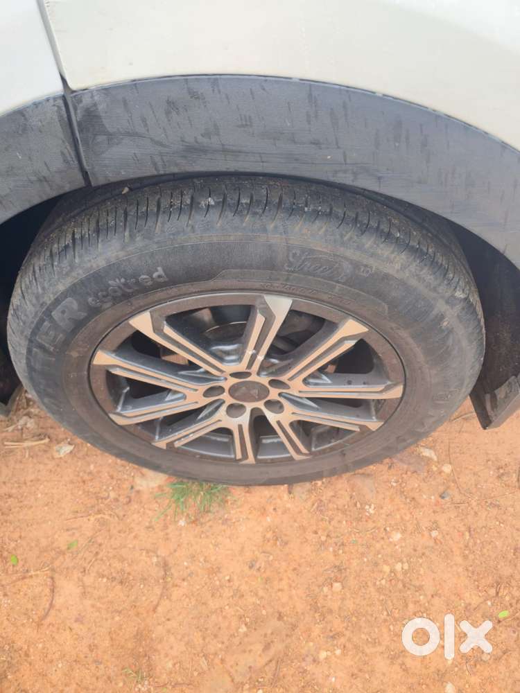 Mahindra Xuv700 2.2 Ax 7 Diesel At Luxury Pack Str Awd, 2022, Diesel